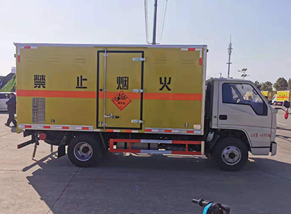 禹王台爆破器材运输车技术升级与安全合规新趋势